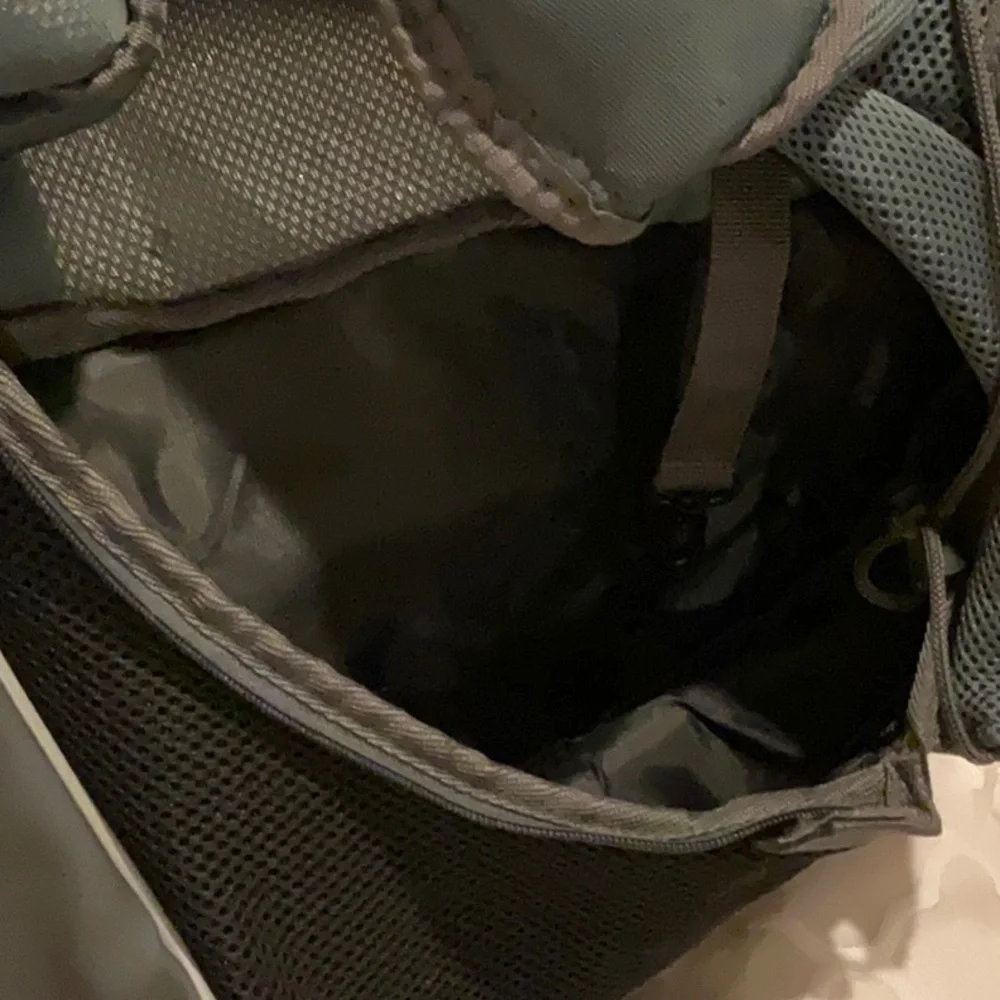 Yudodo pet carrier Sling NEW in original packaging Grey Black